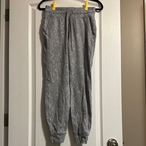 Lululemon Women’s Gray Patterned Joggers
